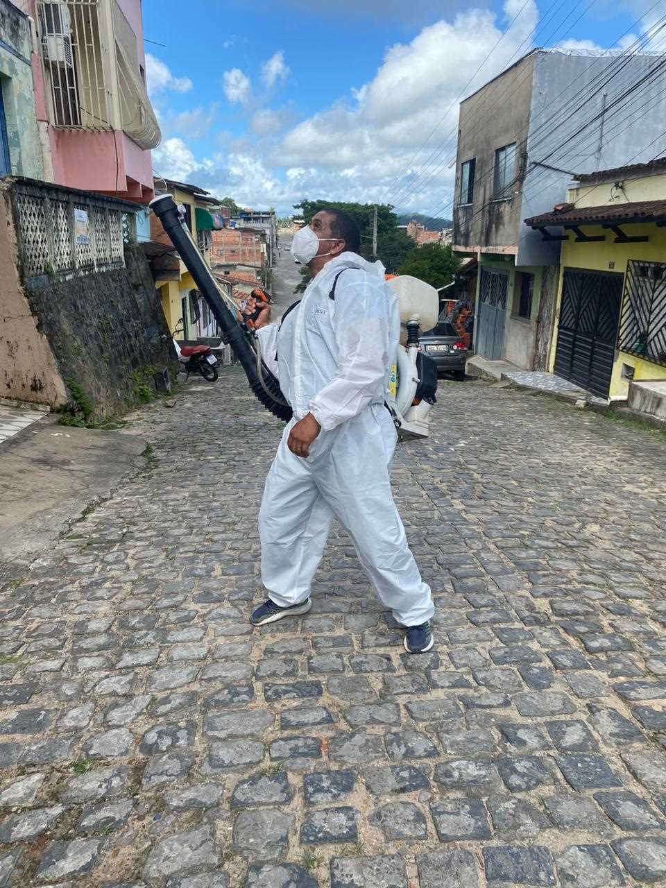 Camacã: Agentes de Endemias seguem com os serviços de Bloqueio Espacial no combate ao mosquito transmissor da Dengue


